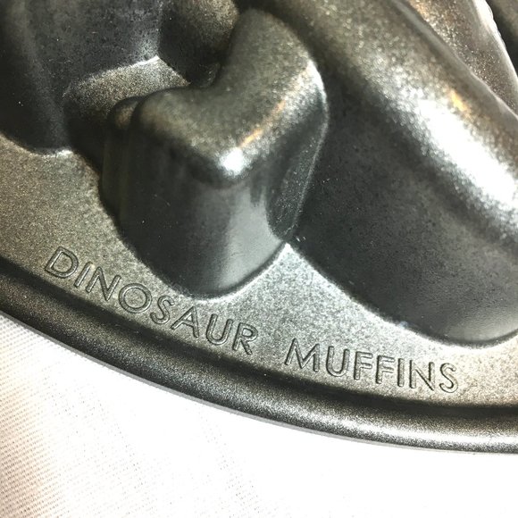 NORDIC WARE Dinosaur Muffin Cupcake Pan EUC - Picture 4 of 12